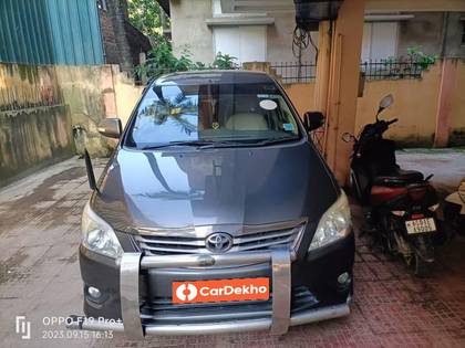 Toyota Innova 2.5 E Diesel MS 7-seater Toyota Innova 2.5 E Diesel MS 7-seater