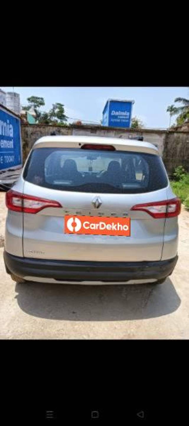 https://images10.gaadi.com/usedcar_image/3577400/original/processed_0028633f-b486-4b74-a396-211bd883d823.jpg?imwidth=6401