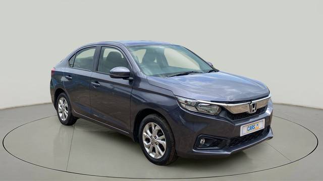 https://images10.gaadi.com/usedcar_image/3577743/original/slot__11974559712-475bf356cea2427ba400a557dd6bf223-Exterior-7.jpg?imwidth=6400