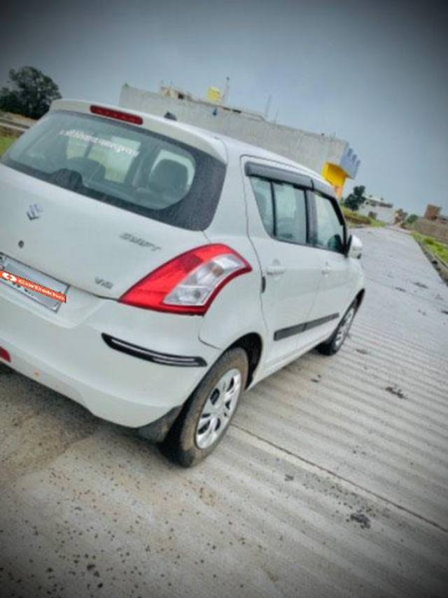 https://images10.gaadi.com/usedcar_image/3577889/original/processed_afdf4939-bbf8-46c1-a7f8-b117fdc43114.jpeg?imwidth=6400