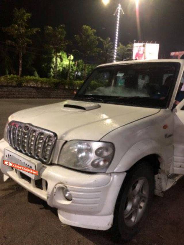 https://images10.gaadi.com/usedcar_image/3577909/original/processed_10f230f3-b331-414f-9314-b0cb51b7edef.jpeg?imwidth=6401