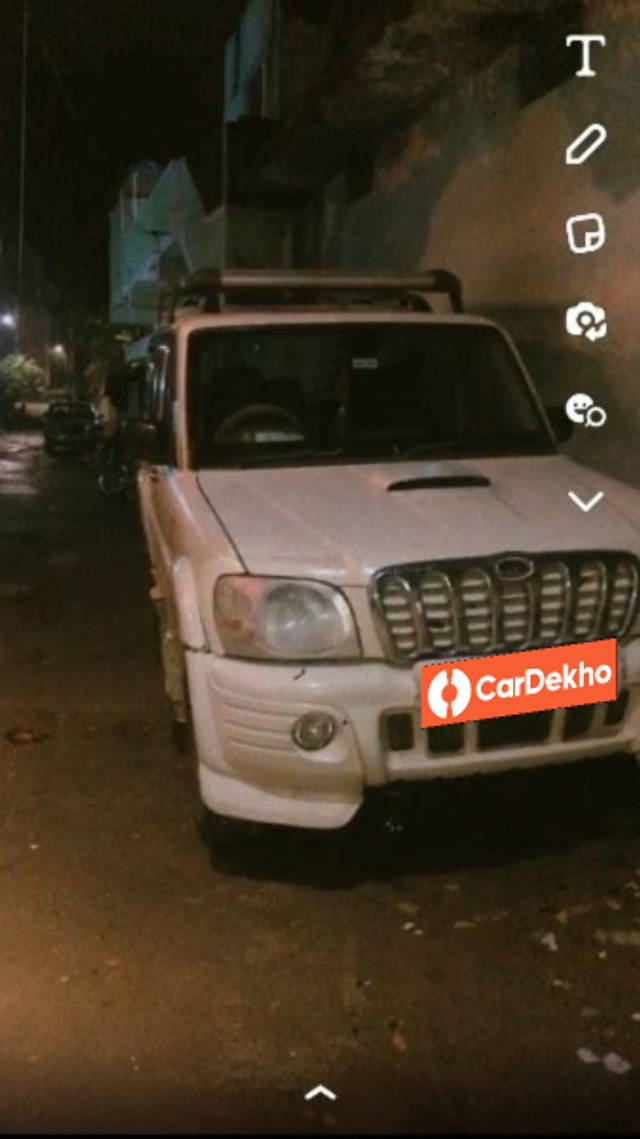 https://images10.gaadi.com/usedcar_image/3577909/original/processed_acd0316b-09ca-42b0-8a42-00161be41e9c.png?imwidth=6402