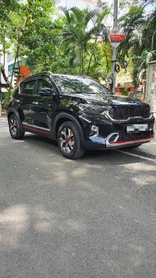 https://images10.gaadi.com/usedcar_image/3577913/original/processed_b8fc42fe-19cb-4067-a88e-a79097c97674.jpg?imwidth=6400