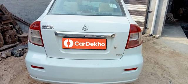 https://images10.gaadi.com/usedcar_image/3577998/original/processed_2d58b242-baa0-41e8-866e-4f39aae71db6.jpg?imwidth=6400