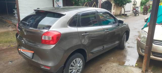 https://images10.gaadi.com/usedcar_image/3578014/original/processed_e2b98e26-e93f-4736-b32e-3fb09fee1565.jpg?imwidth=6401