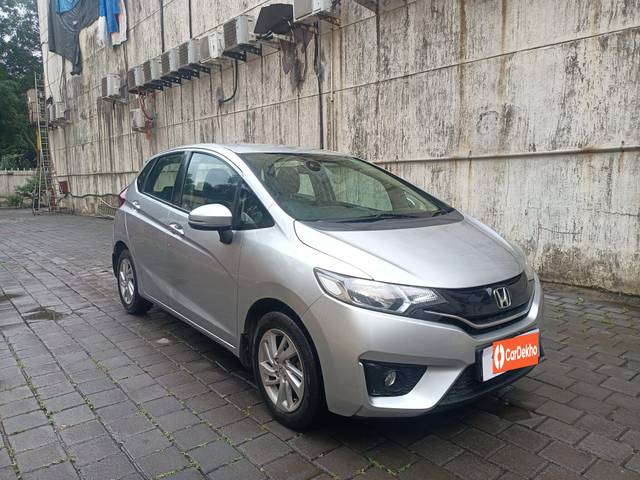 https://images10.gaadi.com/usedcar_image/3578064/original/processed_img2870915__used_car_2870915_1694855086.jpg?imwidth=6400