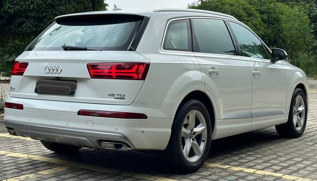 https://images10.gaadi.com/usedcar_image/3578099/original/processed_img2870937__used_car_2870937_1694856602.jpg?imwidth=6402