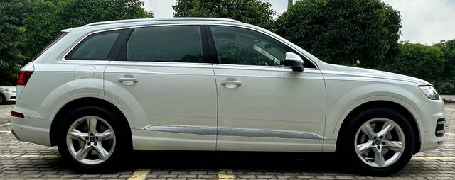 https://images10.gaadi.com/usedcar_image/3578099/original/processed_img2870937__used_car_2870937_1694856606.jpg?imwidth=6401