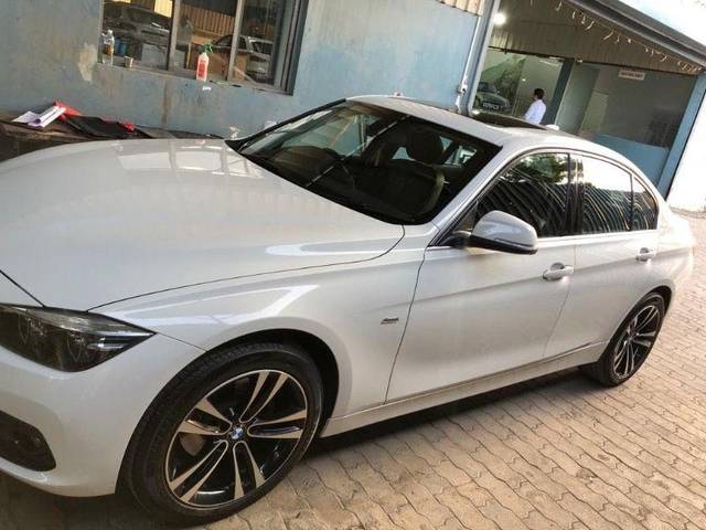 https://images10.gaadi.com/usedcar_image/3578132/original/processed_b85dbac1-9d1f-4559-8d60-b97495541d39.jpeg?imwidth=6402