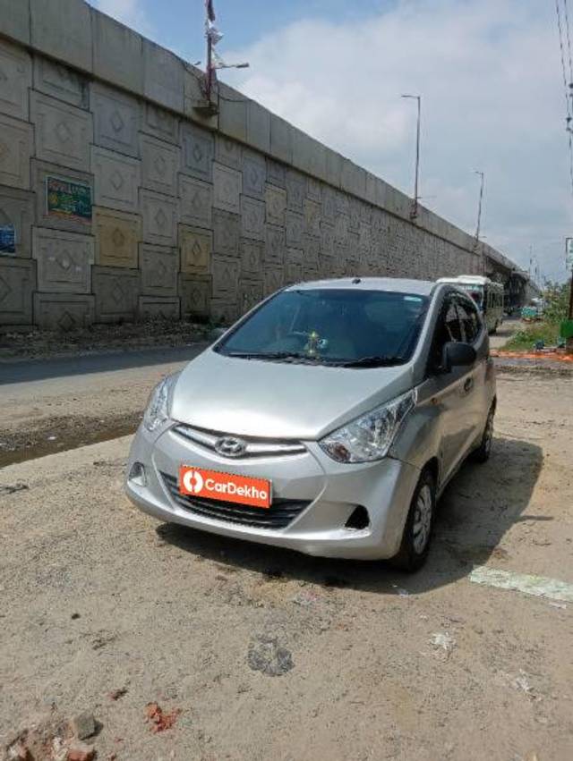 https://images10.gaadi.com/usedcar_image/3578135/original/processed_56a2a783-e15c-47b2-8e83-4090ed225157.jpg?imwidth=6402