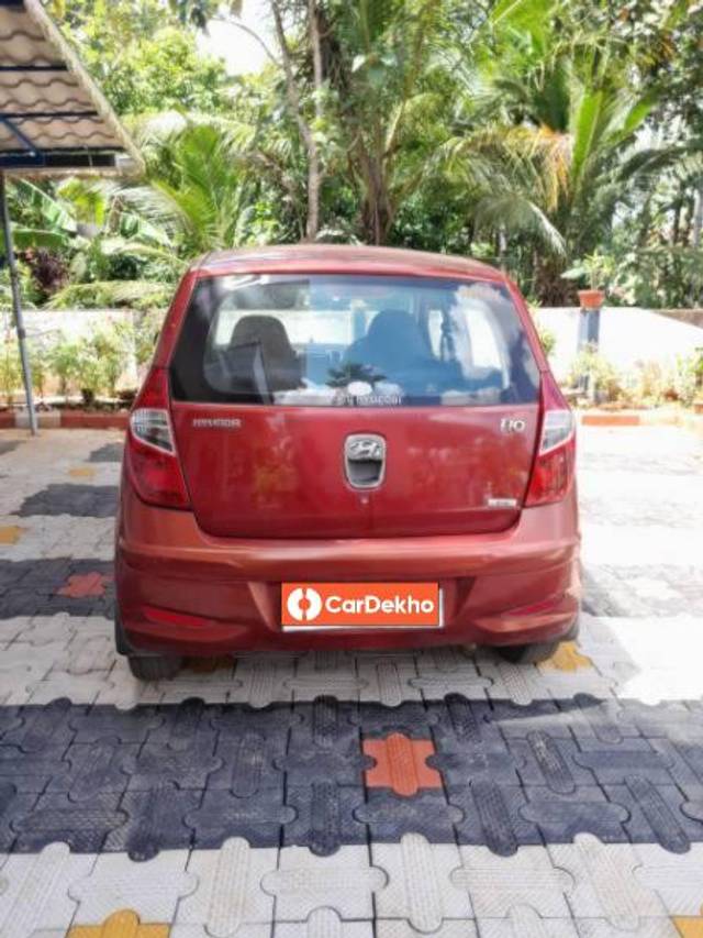 https://images10.gaadi.com/usedcar_image/3578582/original/processed_6749f699-cc27-4224-b213-602a8225075b.jpg?imwidth=6401