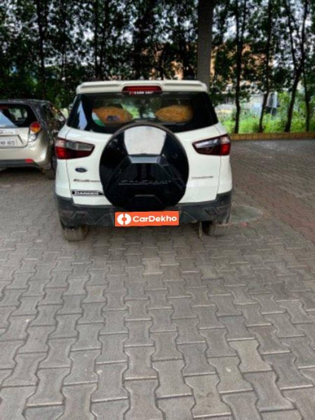 https://images10.gaadi.com/usedcar_image/3578625/original/processed_9cad1840-b92e-4c45-b0d6-7df1daca8574.jpeg?imwidth=6402