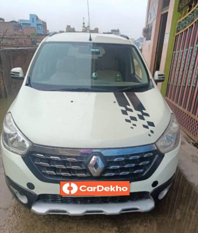 https://images10.gaadi.com/usedcar_image/3578637/original/processed_72ad28bb-6bab-4413-98cb-658e8c70f676.jpg?imwidth=6400