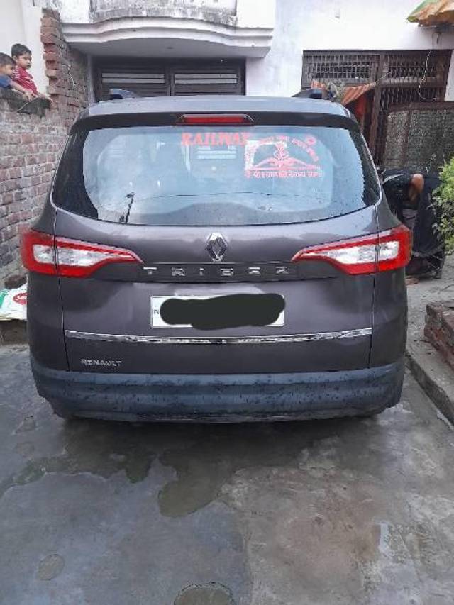 https://images10.gaadi.com/usedcar_image/3578644/original/processed_b1d82df6-dea1-4d78-9a55-16feb9a683cd.jpg?imwidth=6401