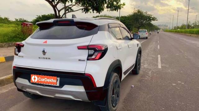 https://images10.gaadi.com/usedcar_image/3578800/original/processed_524e5a73-e3b5-4eed-83b1-c024662fbb5f.jpg?imwidth=6402