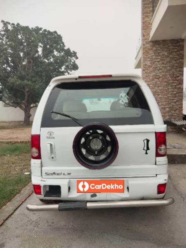 https://images10.gaadi.com/usedcar_image/3578840/original/processed_a9c4cee9-a9bc-4615-9422-e3326531755b.jpg?imwidth=6402