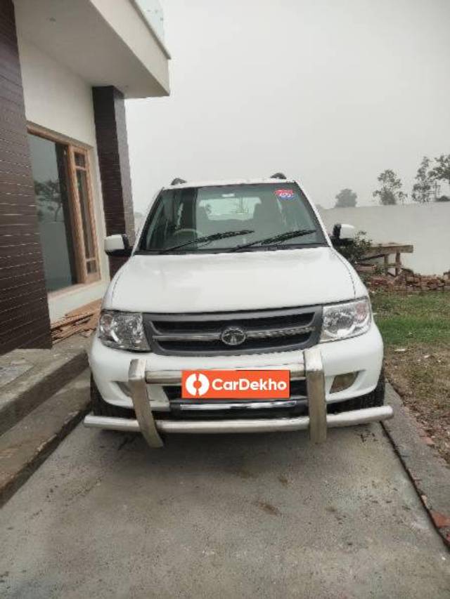https://images10.gaadi.com/usedcar_image/3578840/original/processed_fa19cec6-a0f8-42bb-91ce-26c97b1325d1.jpg?imwidth=6400