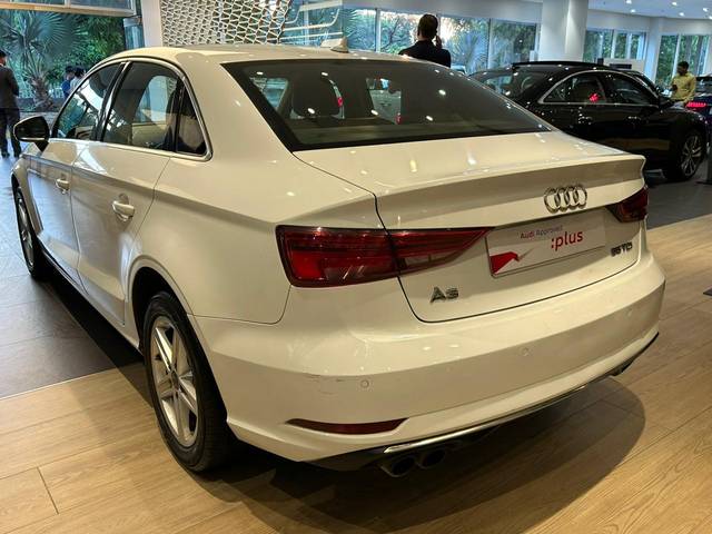 https://images10.gaadi.com/usedcar_image/3578914/original/processed_img2871405__usedcar_whatsappimage2023_09_15at180202_1__2871405_1694932087.jpeg?imwidth=6402