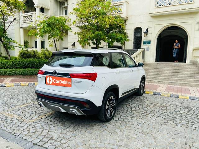 https://images10.gaadi.com/usedcar_image/3579071/original/processed_img2871501__used_car_2871501_1694938604.jpg?imwidth=6402