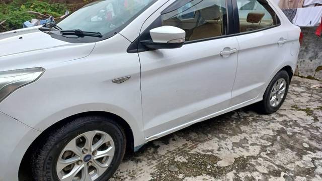 https://images10.gaadi.com/usedcar_image/3579294/original/processed_5bc7c3e1-d398-4ddc-835a-7728ca28d21d.jpg?imwidth=6400