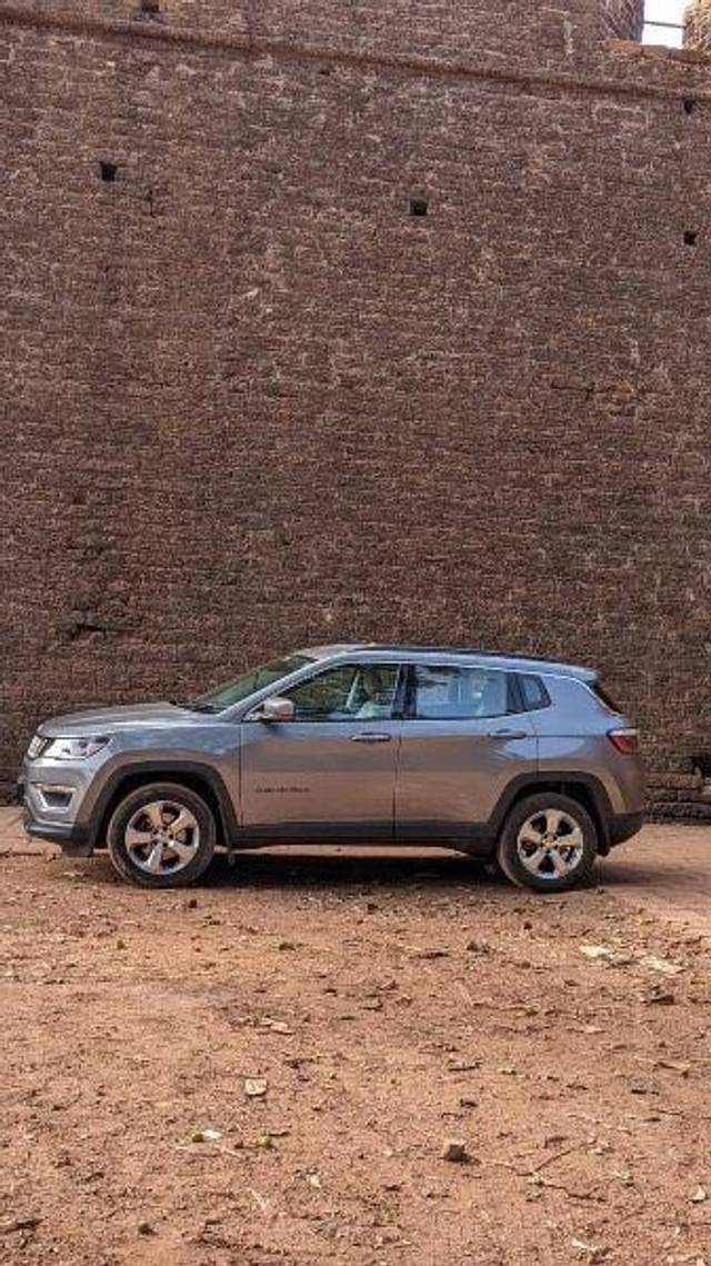 https://images10.gaadi.com/usedcar_image/3579486/original/processed_fc252801-c3ab-4361-9fb7-c5640aeba5c7.jpeg?imwidth=6401