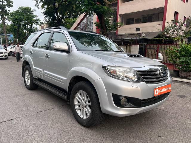 https://images10.gaadi.com/usedcar_image/3579494/original/processed_img2871782__usedcar_whatsappimage2023_09_17at64029pm_2871782_1694958334.jpeg?imwidth=6400