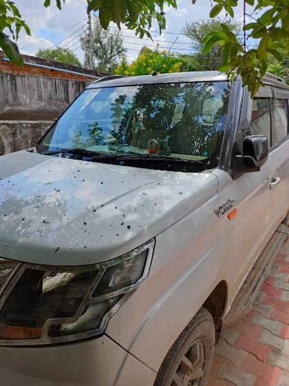 Mahindra TUV 300 T10 Dual Tone Mahindra TUV 300 T10 Dual Tone