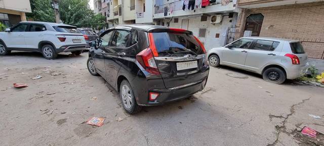 https://images10.gaadi.com/usedcar_image/3579537/original/processed_cd991971-ba5b-42e5-be3c-8ffa41df5444.jpg?imwidth=6401