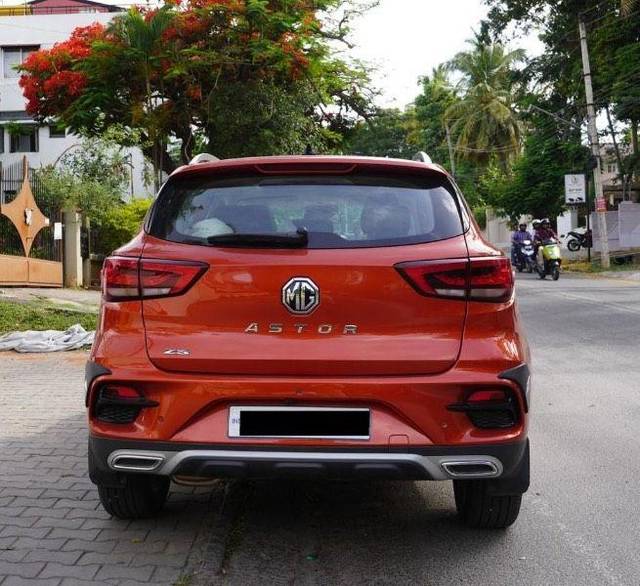 https://images10.gaadi.com/usedcar_image/3579552/original/processed_41ef5514-0708-45e5-9bca-ce593a17bdaa.jpeg?imwidth=6402