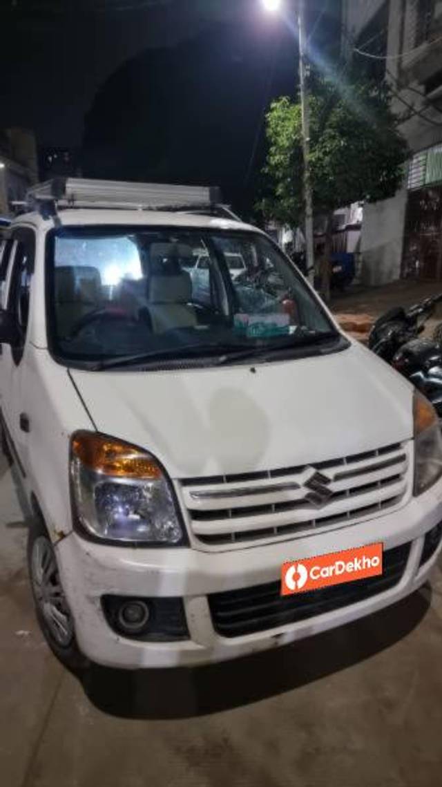 https://images10.gaadi.com/usedcar_image/3579620/original/processed_7d838b10-d0a6-47d6-8b69-b435c9c964fa.jpg?imwidth=6400