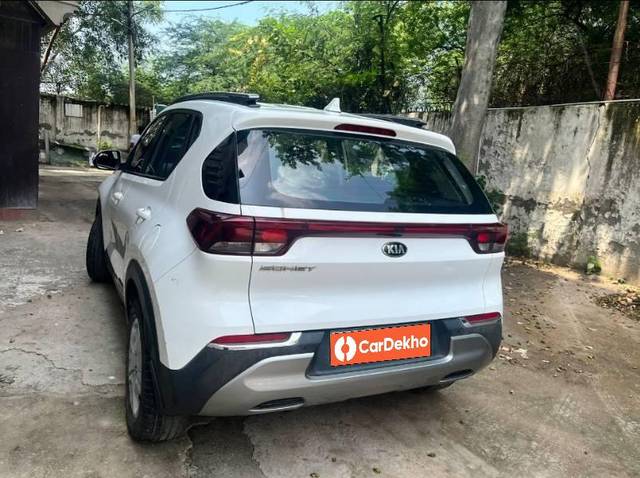 https://images10.gaadi.com/usedcar_image/3579692/original/processed_a7e8fc0d-426f-4618-b340-7c1cbe15e18e.jpg?imwidth=6402