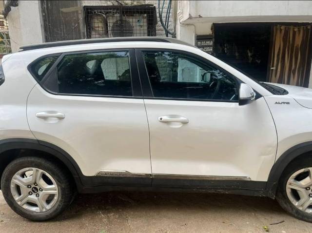https://images10.gaadi.com/usedcar_image/3579692/original/processed_fb17476b-2d83-4a3c-8ee0-b569adeaedc8.jpg?imwidth=6401