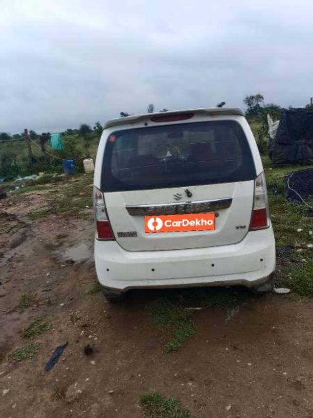 https://images10.gaadi.com/usedcar_image/3579739/original/processed_e8621cb0-5505-478c-b239-376794883588.jpg?imwidth=6402