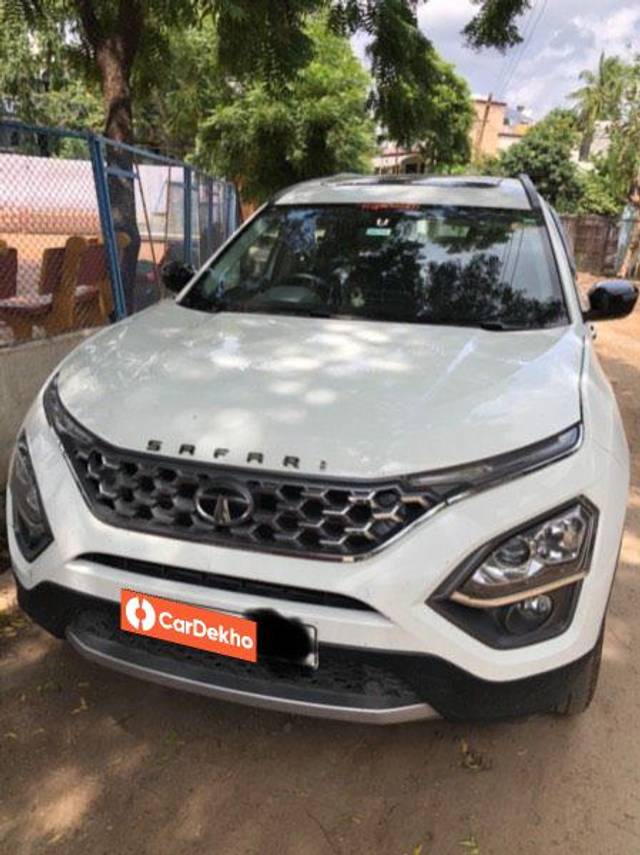 https://images10.gaadi.com/usedcar_image/3579754/original/processed_6cad6a48-251c-4d82-b4a9-1ac972e3d3d7.jpeg?imwidth=6400