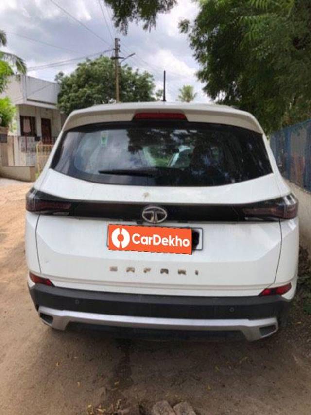 https://images10.gaadi.com/usedcar_image/3579754/original/processed_d2171867-ad00-4344-97fb-5dfce830603e.jpeg?imwidth=6402