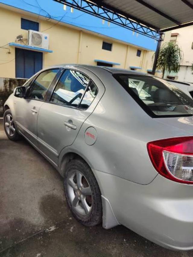 https://images10.gaadi.com/usedcar_image/3579863/original/processed_0258b5b8-7e78-426d-8ed0-9e3e22020dcf.jpg?imwidth=6402