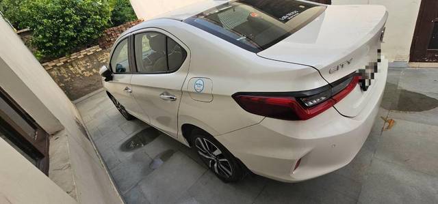 https://images10.gaadi.com/usedcar_image/3579928/original/processed_44a47334-c677-4873-a2fd-f06b1aeba14b.jpg?imwidth=6401
