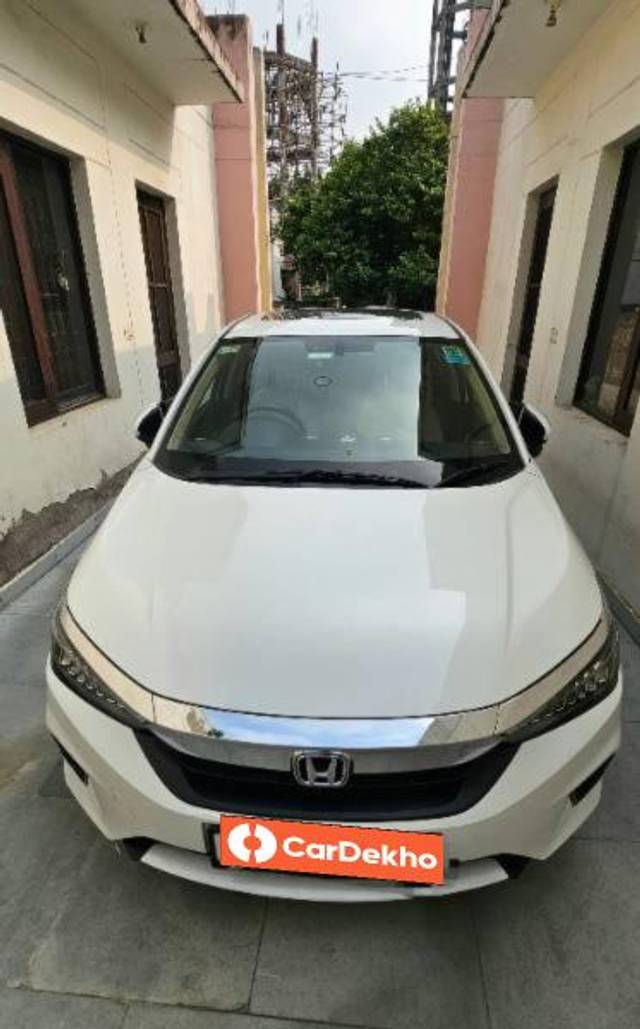 https://images10.gaadi.com/usedcar_image/3579928/original/processed_c1c57325-5059-40b0-b05b-bc31175a2d7b.jpg?imwidth=6400