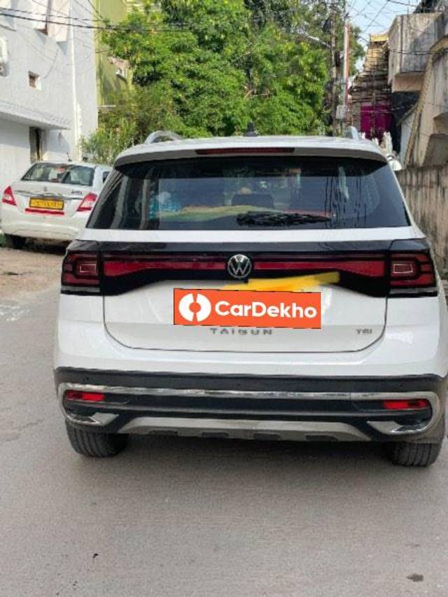 https://images10.gaadi.com/usedcar_image/3580154/original/processed_a4134958-4594-4d42-979b-19268eb3a8f1.jpeg?imwidth=6402
