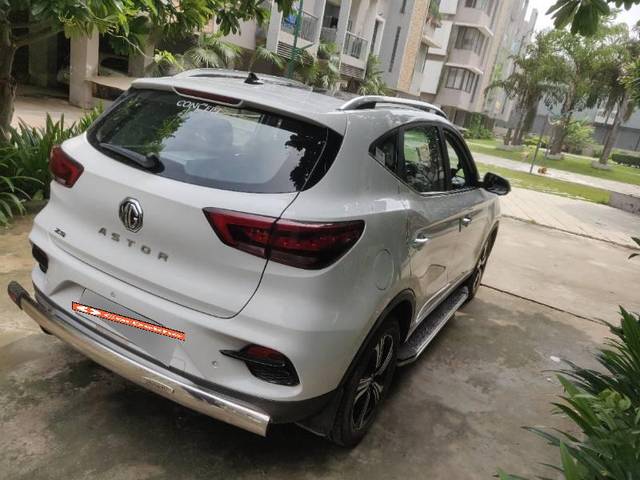 https://images10.gaadi.com/usedcar_image/3580164/original/processed_53f046be-045f-4c2f-8714-7968f4a3a728.jpg?imwidth=6402
