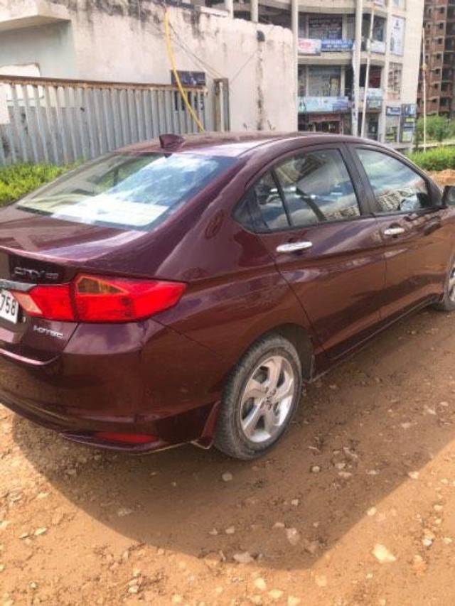 https://images10.gaadi.com/usedcar_image/3580197/original/processed_3f805f73-9349-40ff-bb1d-946dda05c40e.jpeg?imwidth=6402
