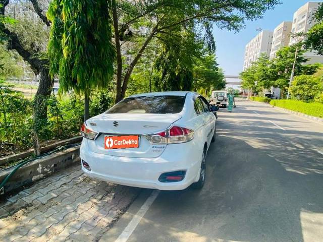 https://images10.gaadi.com/usedcar_image/3580414/original/processed_43af6212-f80a-46b0-9473-71907ac9e976.jpg?imwidth=6402