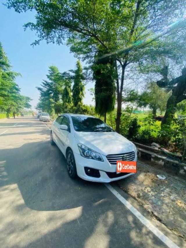 https://images10.gaadi.com/usedcar_image/3580414/original/processed_5e4e519e-a8e0-4b52-82e8-5a5045371186.jpg?imwidth=6400