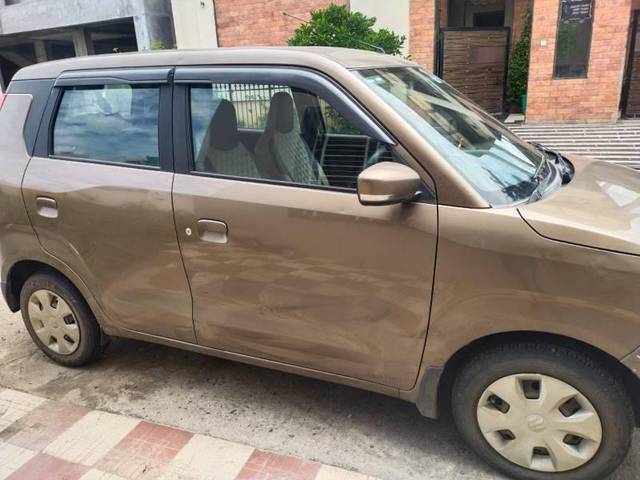 https://images10.gaadi.com/usedcar_image/3580490/original/processed_a6cdeeac-8103-4b3d-8133-d822f79721fa.jpg?imwidth=6401