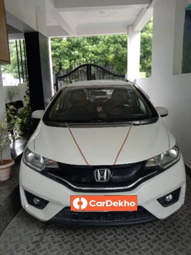 https://images10.gaadi.com/usedcar_image/3580592/original/processed_fa1b468f-8ec0-4f2a-af50-a5717e516284.jpg?imwidth=6400