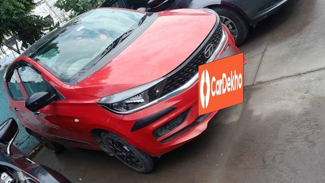 https://images10.gaadi.com/usedcar_image/3580711/original/processed_6d9aa1c0-1f2d-4145-b0c3-033cd75ec9ec.jpg?imwidth=6400