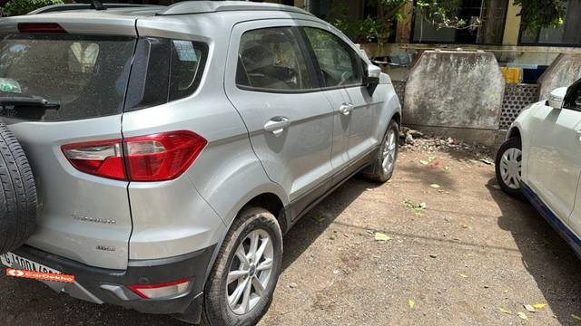 https://images10.gaadi.com/usedcar_image/3580823/original/processed_dcf966f9-5f49-4594-a1eb-4c5001153fe0.jpeg?imwidth=6402
