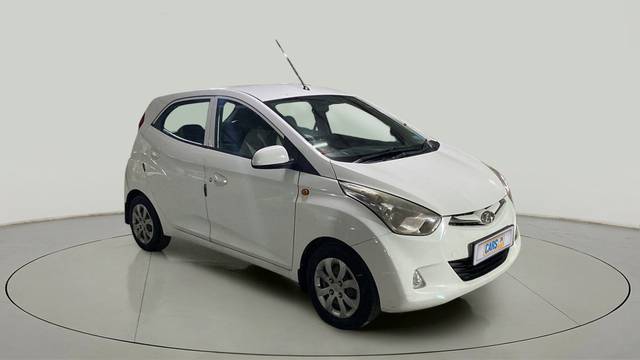 https://images10.gaadi.com/usedcar_image/3580915/original/slot__10359853750-2b30922a04b244799e25b64367ee80bd-Exterior-7.jpg?imwidth=6400