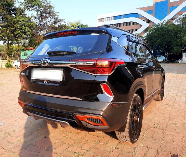 https://images10.gaadi.com/usedcar_image/3580928/original/processed_img2872543__used_car_2872543_1698755247.jpg?imwidth=6402