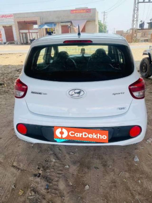 https://images10.gaadi.com/usedcar_image/3580949/original/processed_1d641bd1-886c-4c36-a0c2-766660e2a967.JPG?imwidth=6401